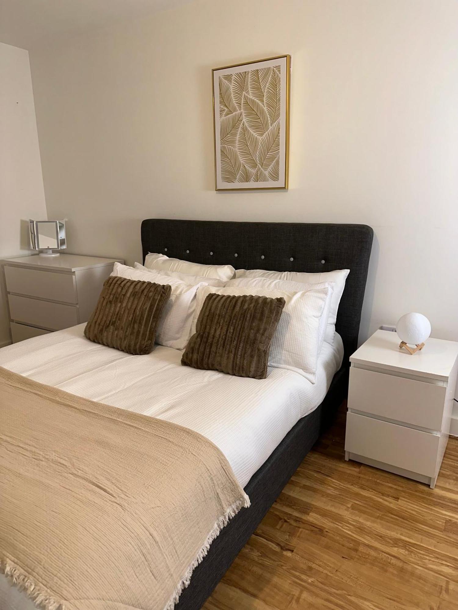 Luxury 2-Bed High-Rise In Manchester With Parking エクステリア 写真