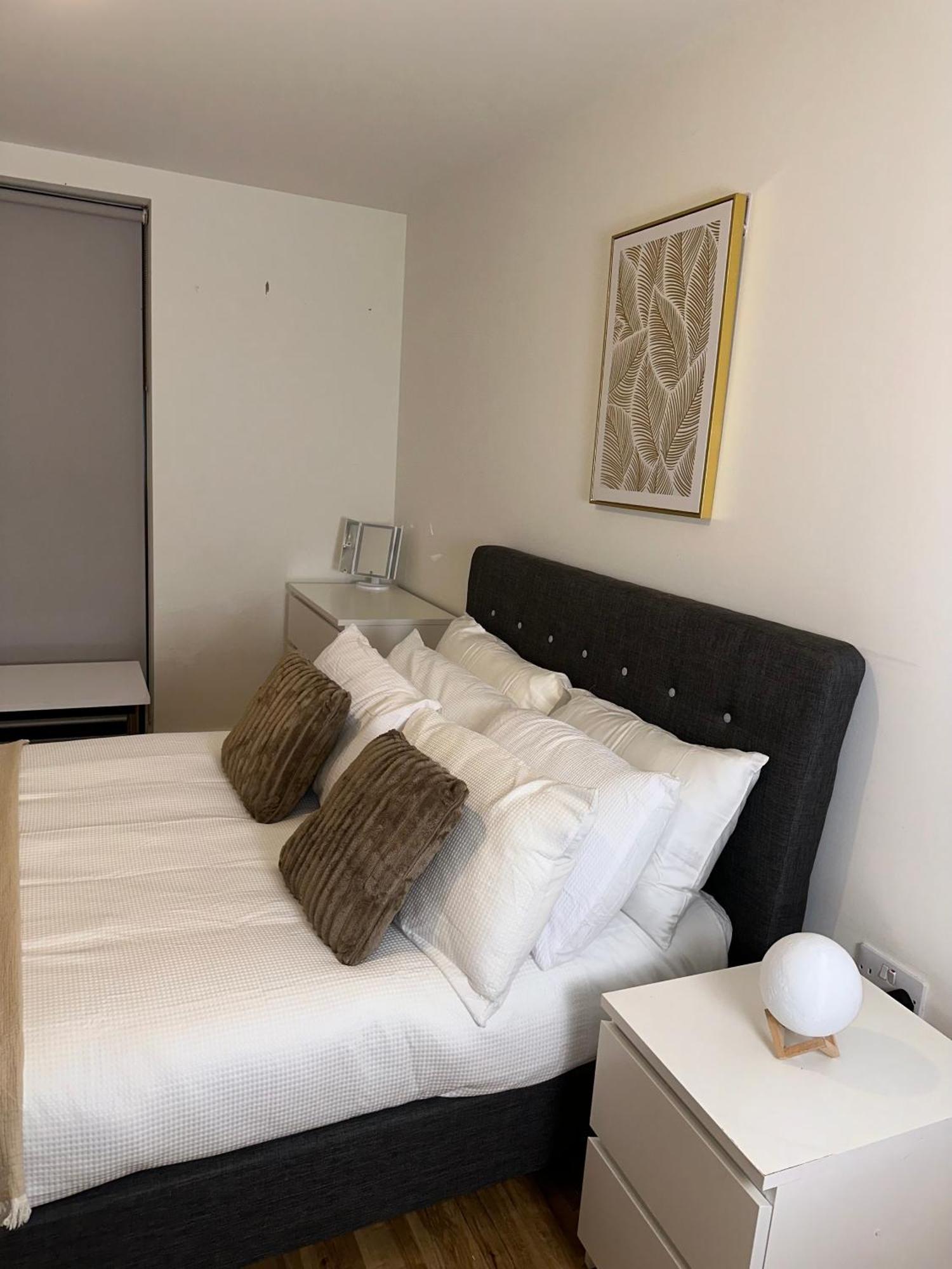 Luxury 2-Bed High-Rise In Manchester With Parking エクステリア 写真
