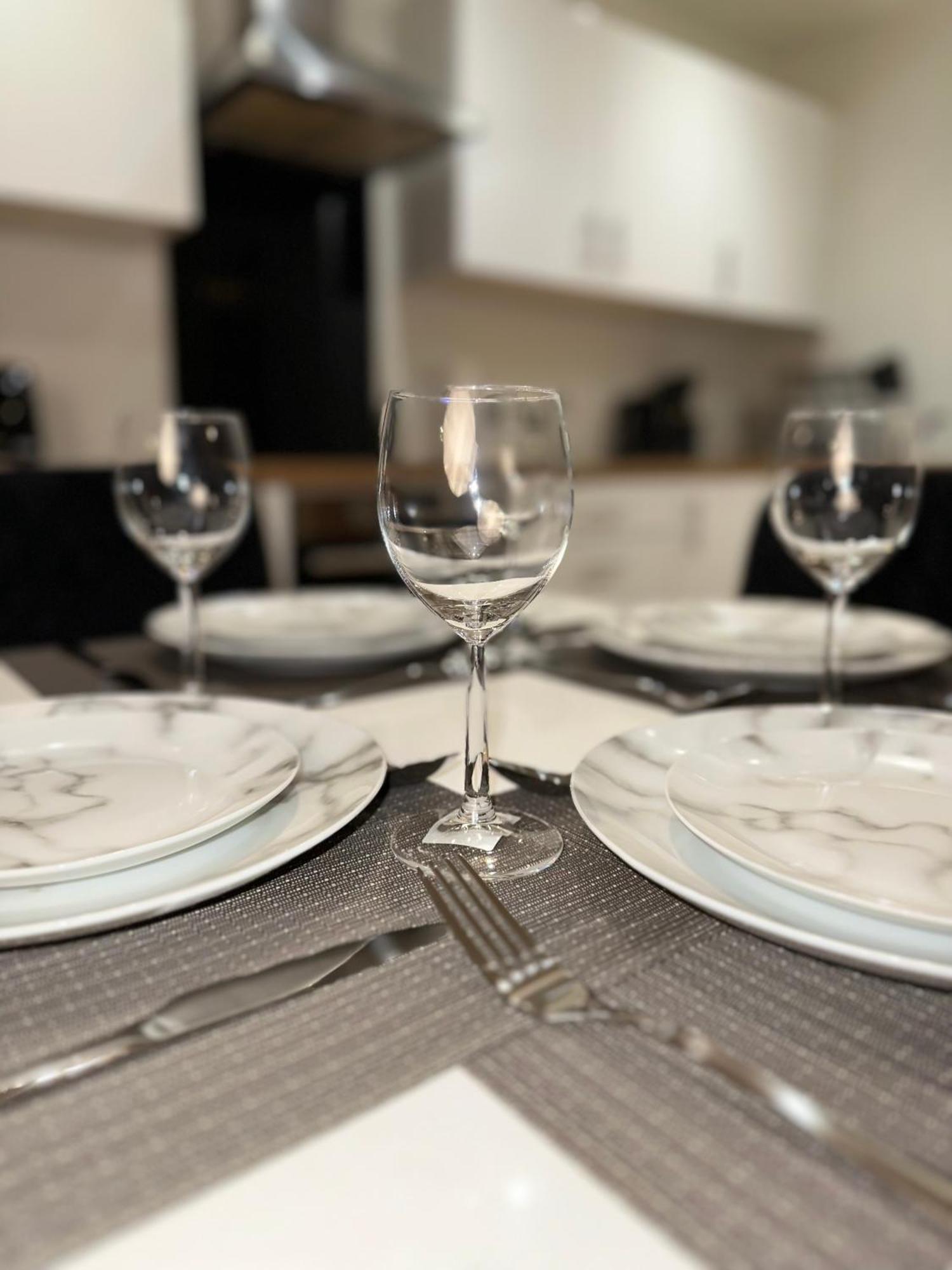Luxury 2-Bed High-Rise In Manchester With Parking エクステリア 写真
